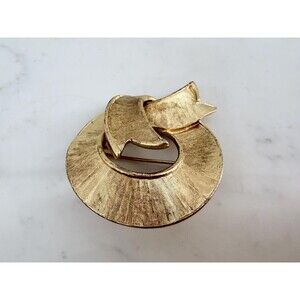 Vintage Brooch Gold Toned Ribbon in Circle – Lapel or Scarf or Clothing Accessor
